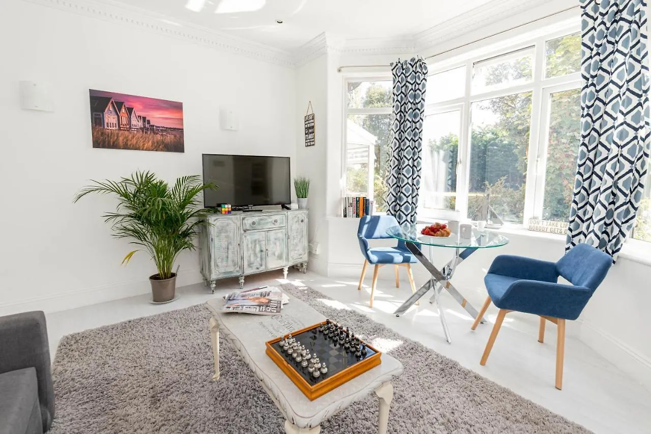 Queens Park View - 1 Bedroom Bournemouth